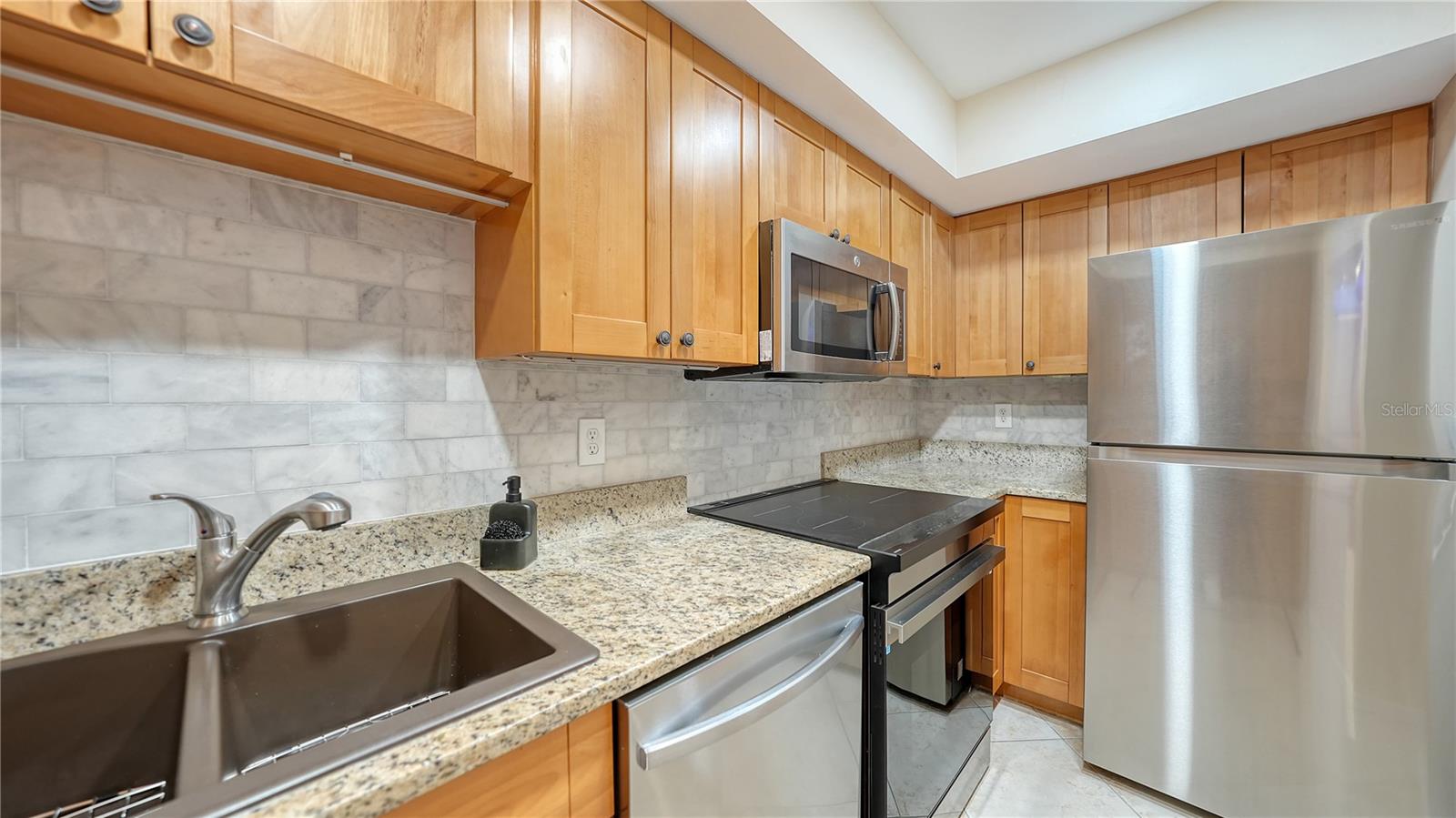 631 N Orange Ave #208 Property Photo 11