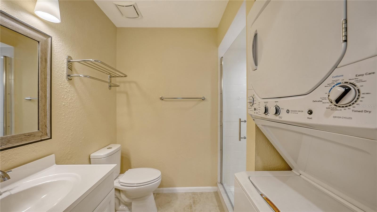 631 N Orange Ave #208 Property Photo 20