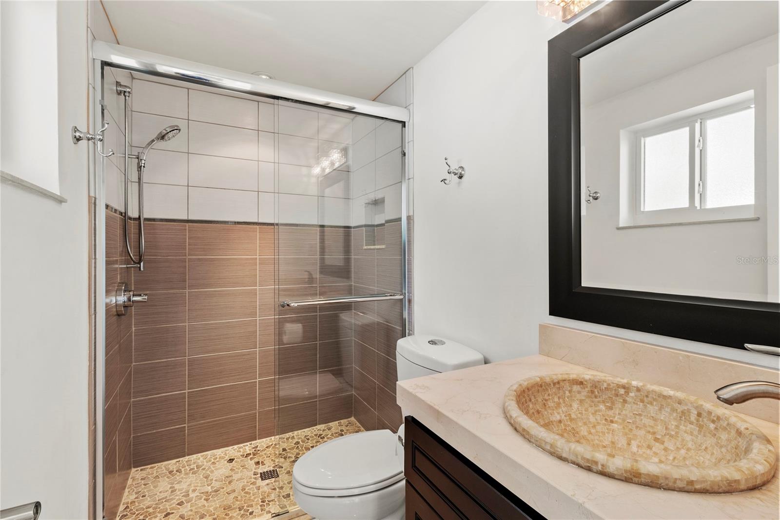 400 Golden Gate Pt #11 Property Photo 21