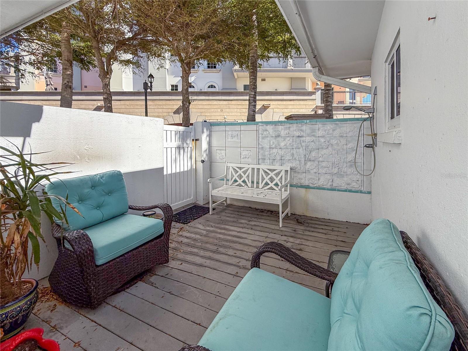 400 Golden Gate Pt #11 Property Photo 27