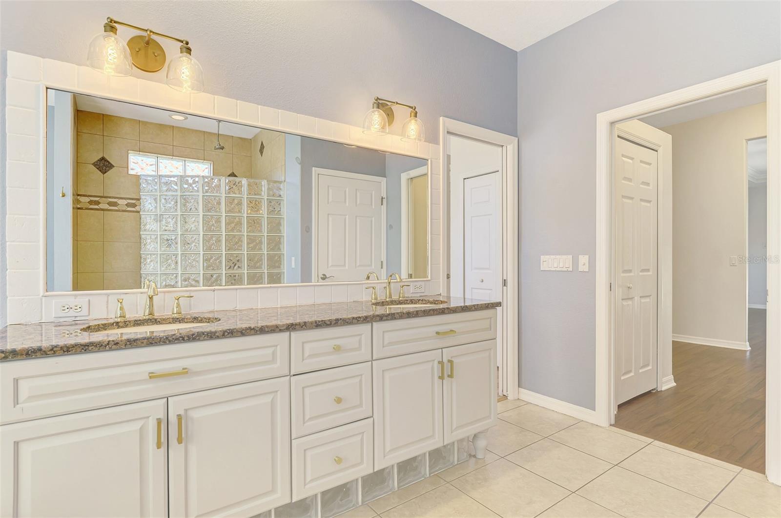 5684 Eastwind Dr Property Photo 31