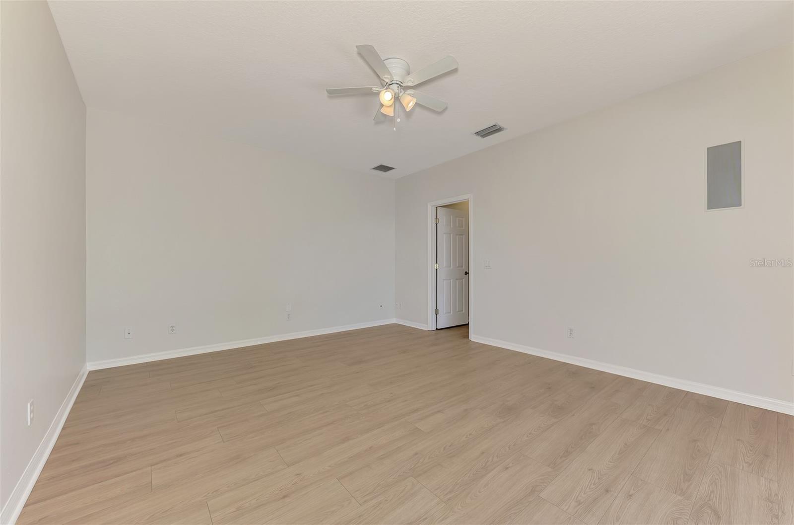 5684 Eastwind Dr Property Photo 44