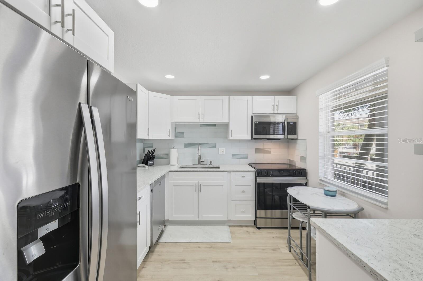 4380 Exeter Dr #h202 Property Photo 11