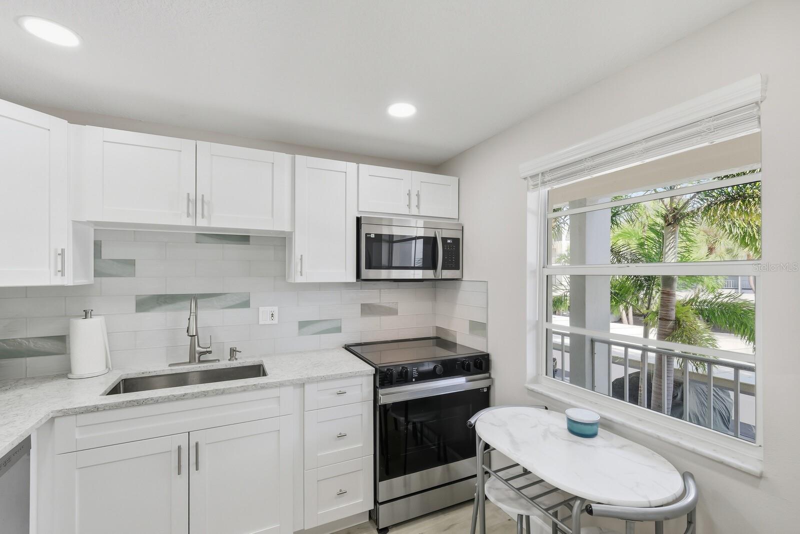 4380 Exeter Dr #h202 Property Photo 12