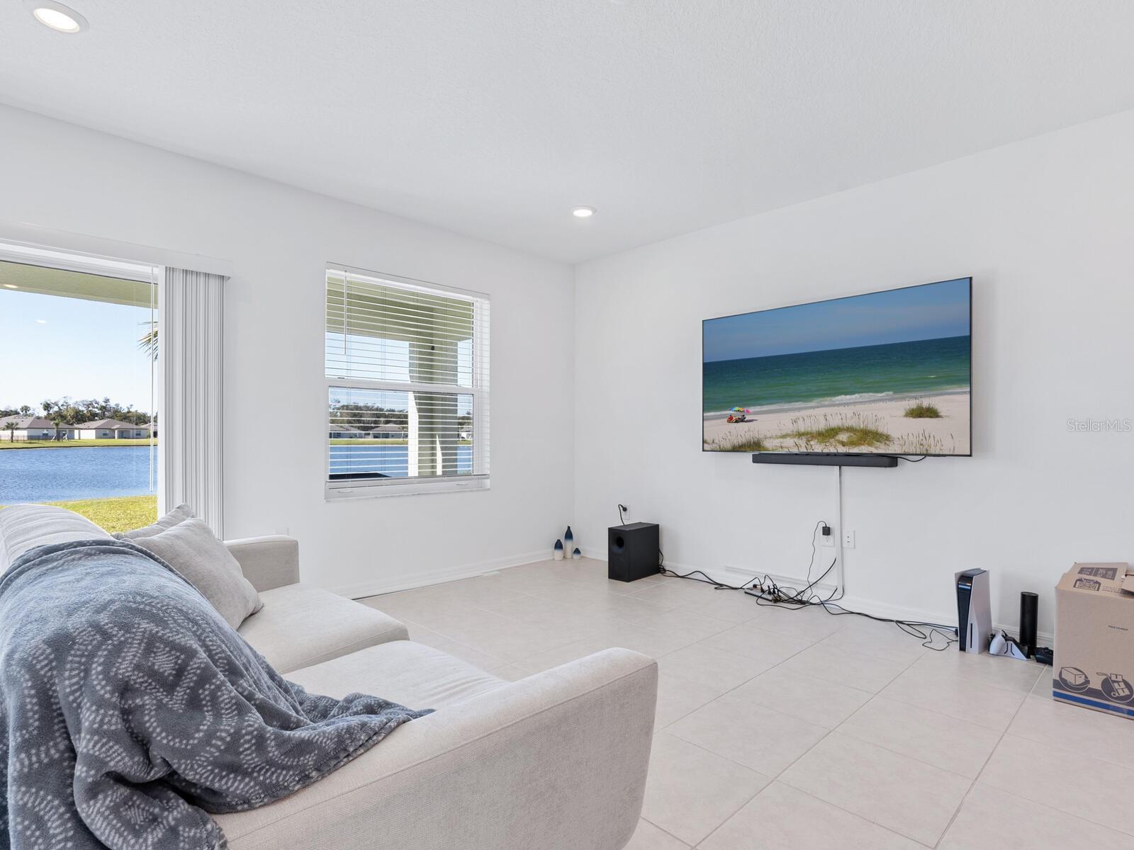 9975 Last Light Gln Property Photo 7