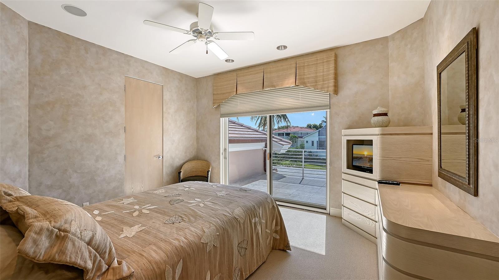 510 Harbor Gate Way Property Photo 47