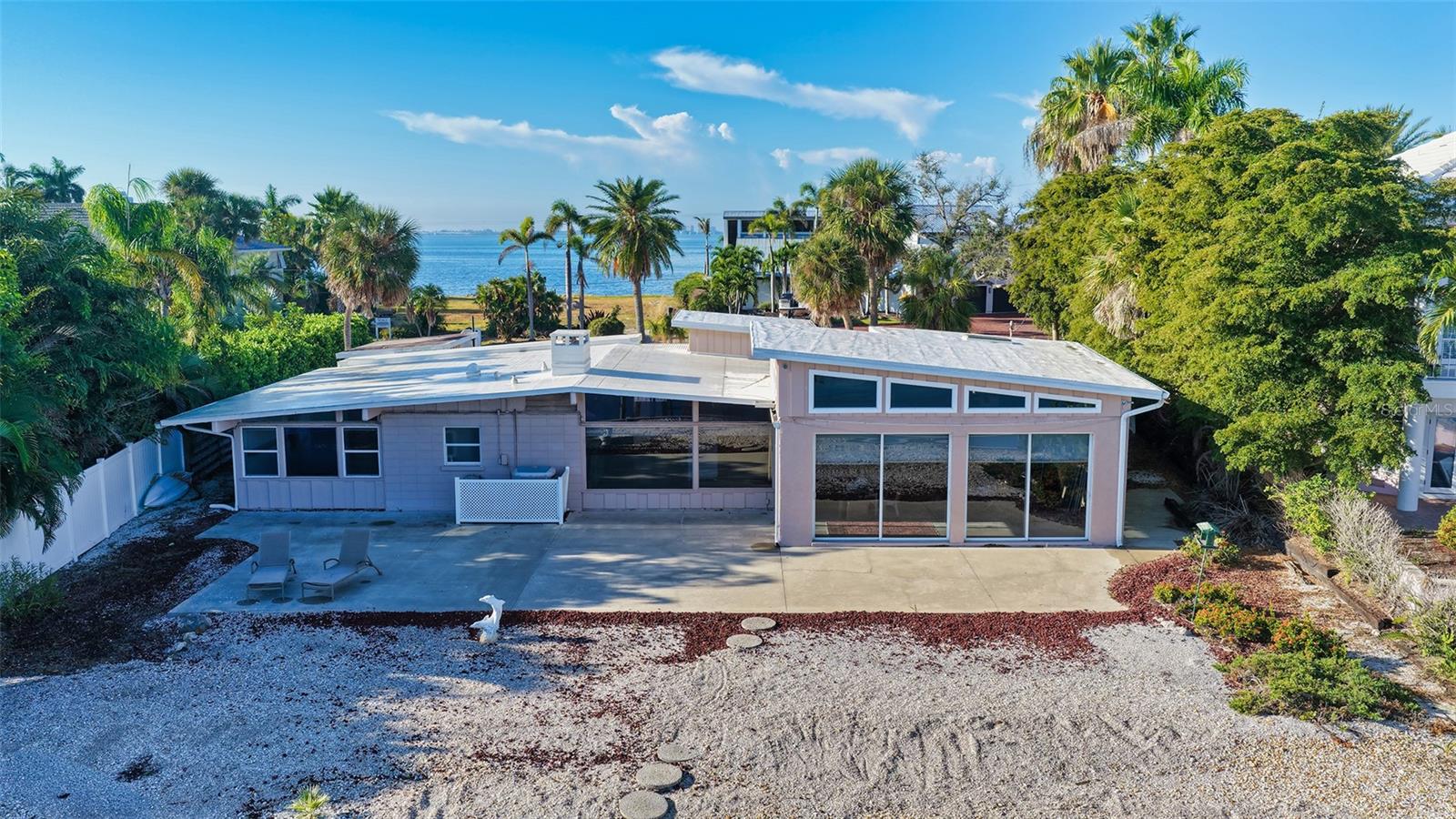 355 S Shore Dr Property Photo 5