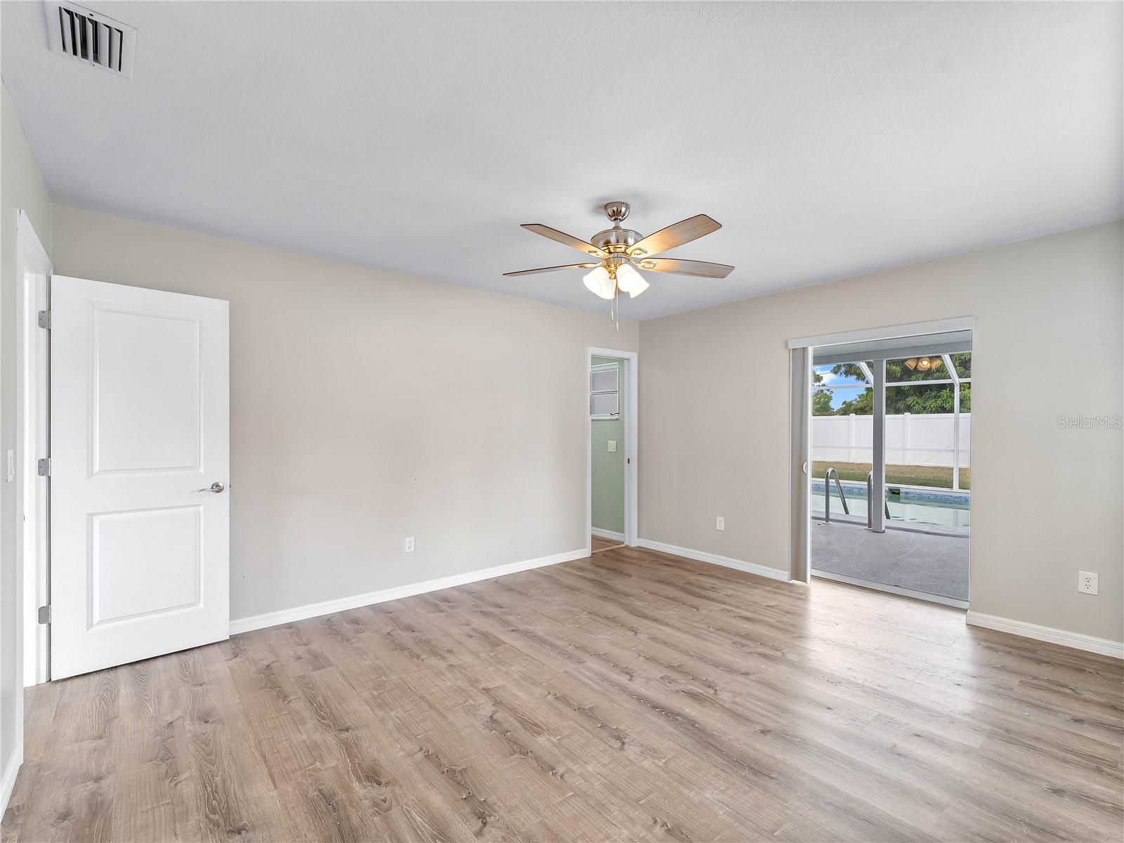 2367 Ivanhoe St Property Photo 12
