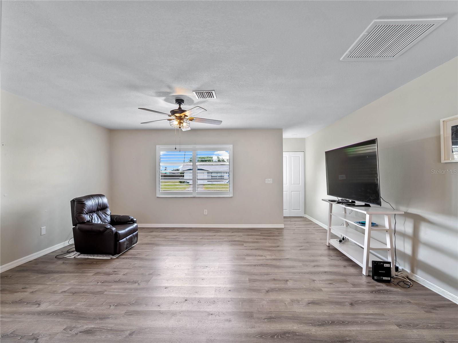 2367 Ivanhoe St Property Photo 14