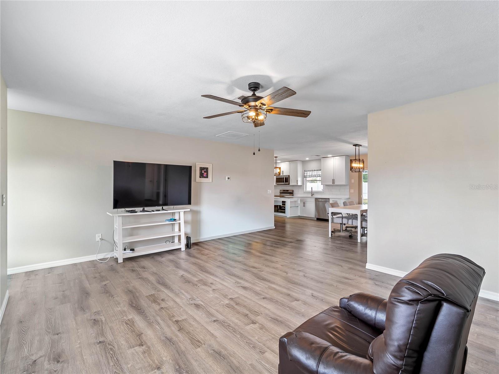 2367 Ivanhoe St Property Photo 15