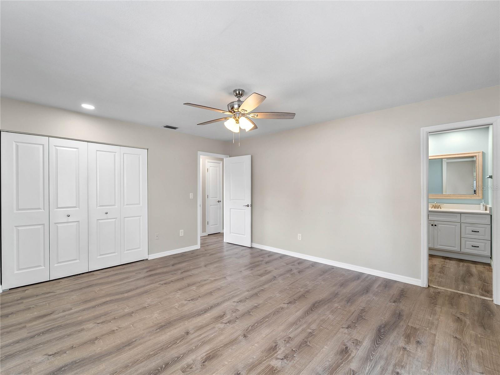 2367 Ivanhoe St Property Photo 16