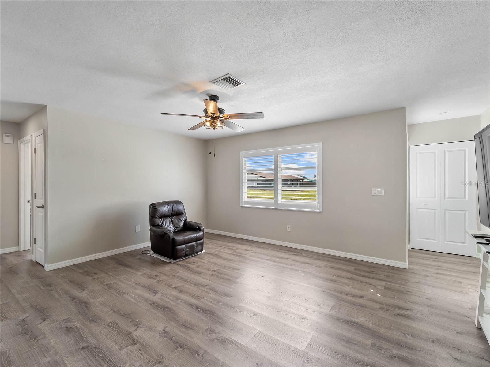 2367 Ivanhoe St Property Photo 17