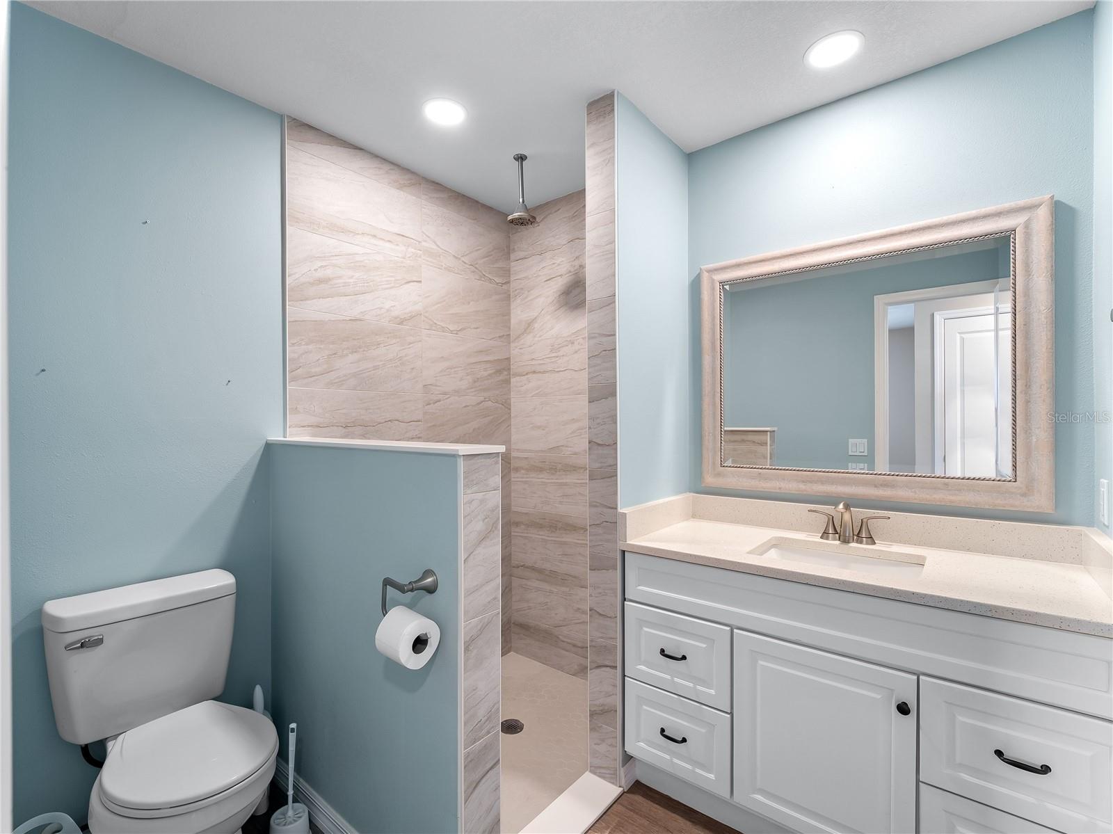 2367 Ivanhoe St Property Photo 18