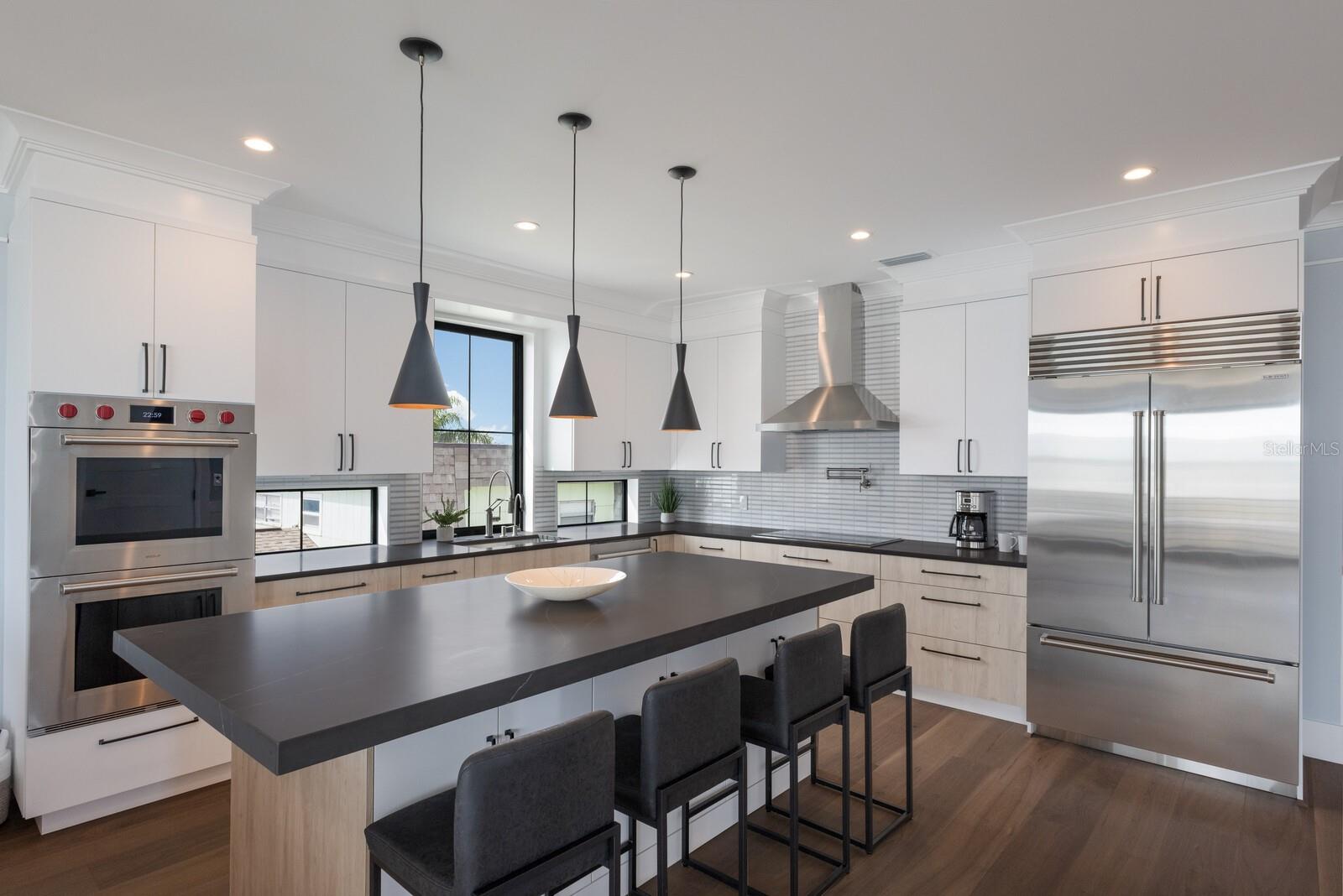 2415 Avenue B Property Photo 8