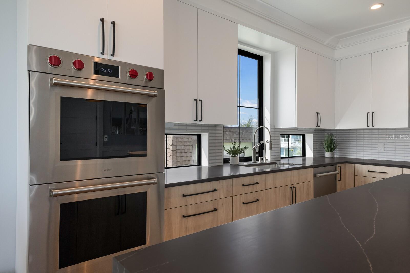 2415 Avenue B Property Photo 9