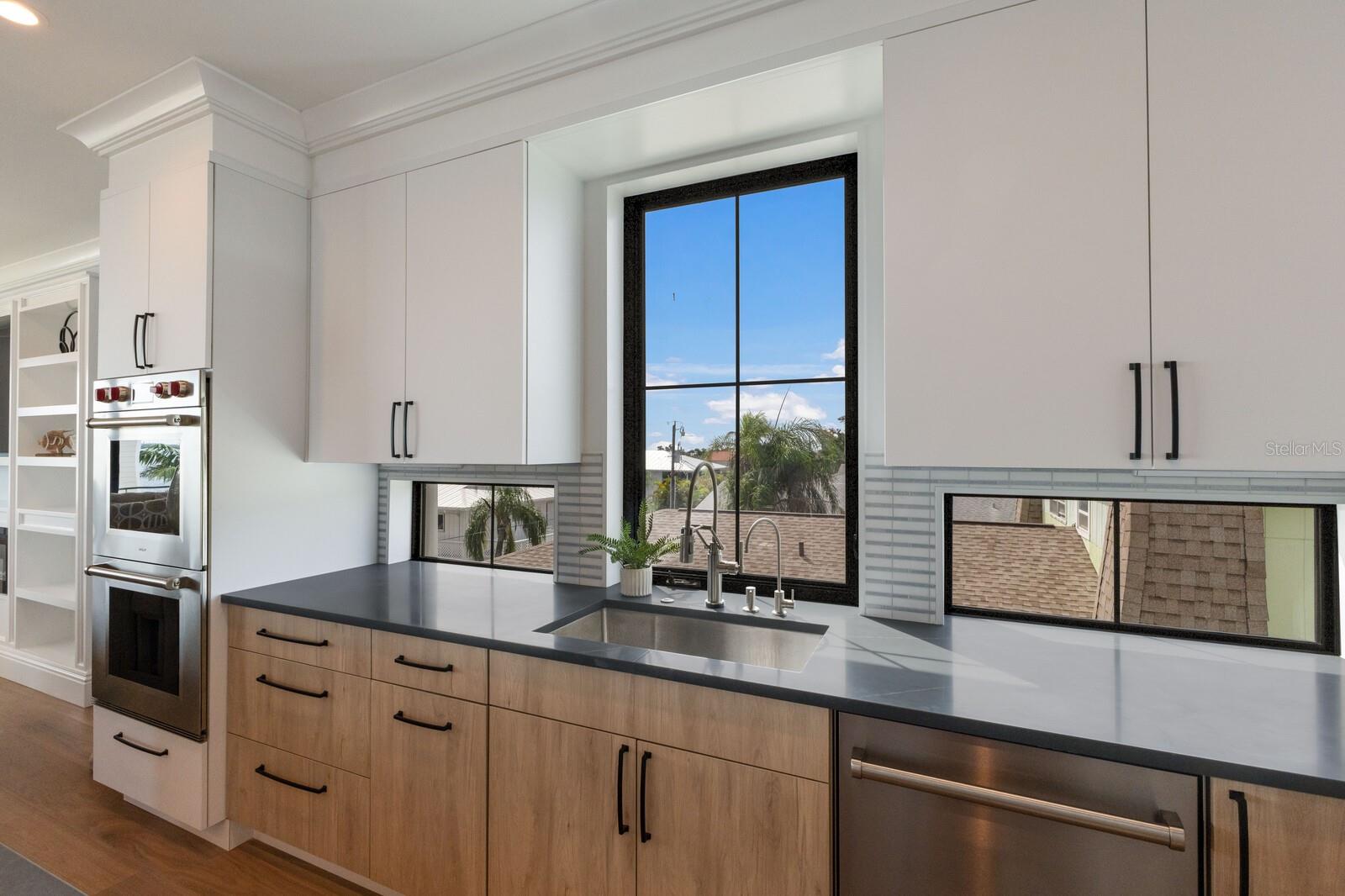 2415 Avenue B Property Photo 12