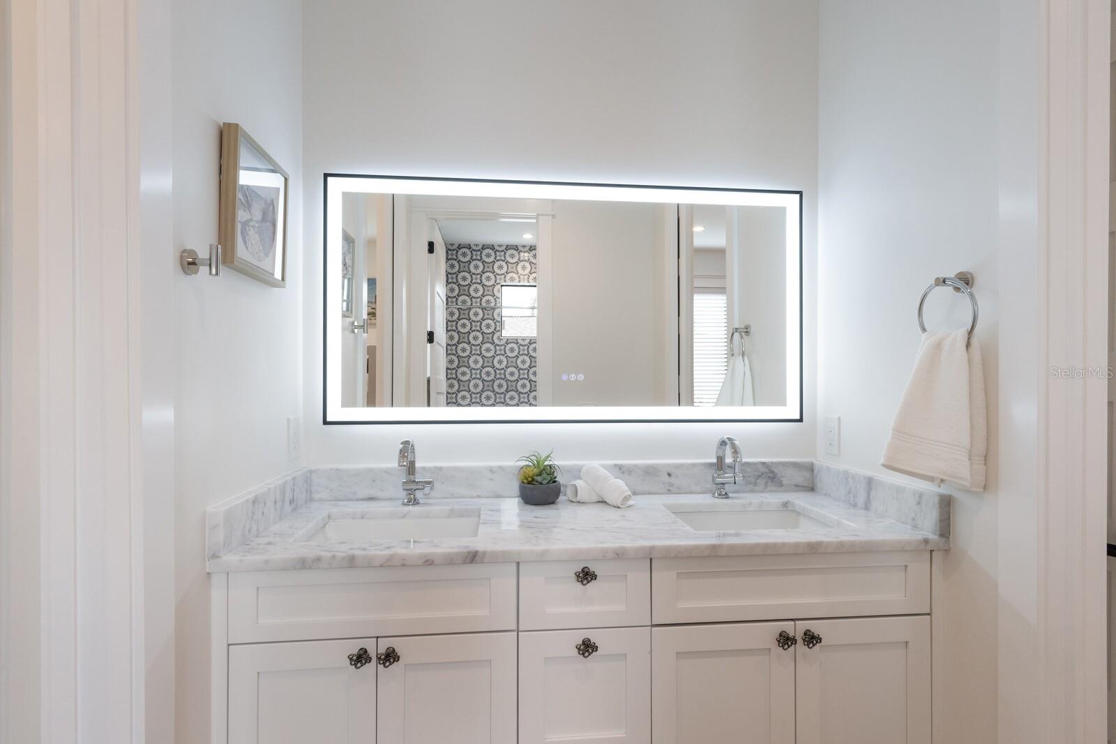 2415 Avenue B Property Photo 22