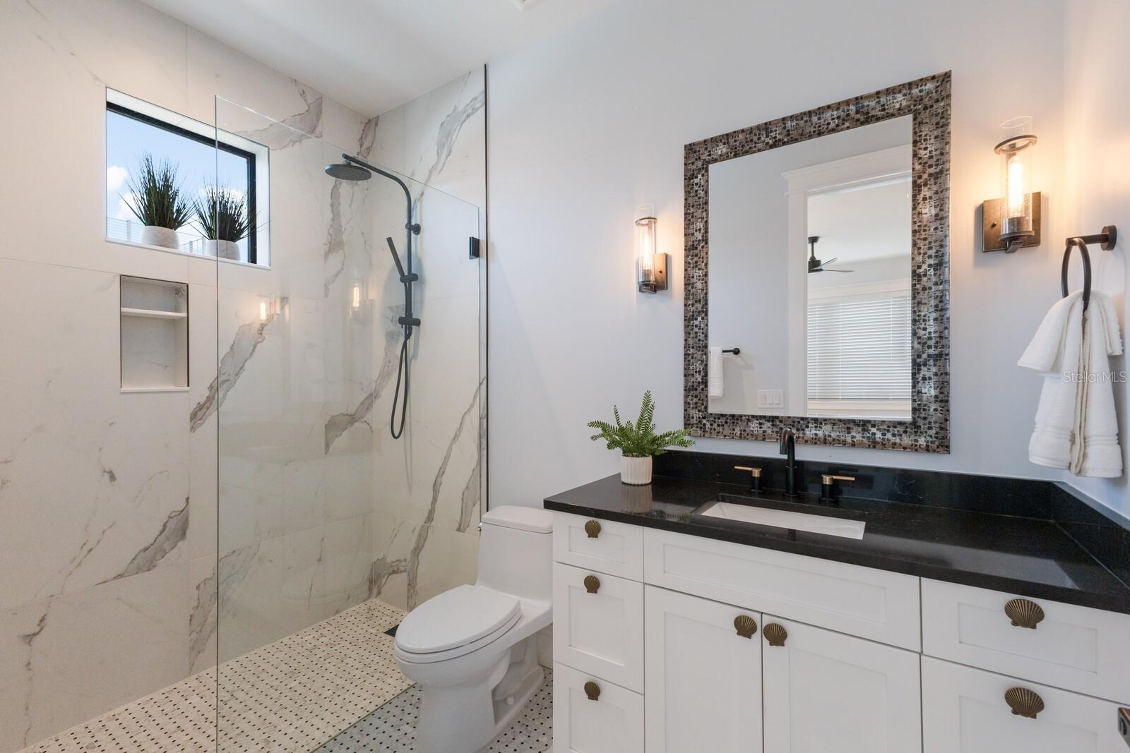 2415 Avenue B Property Photo 28