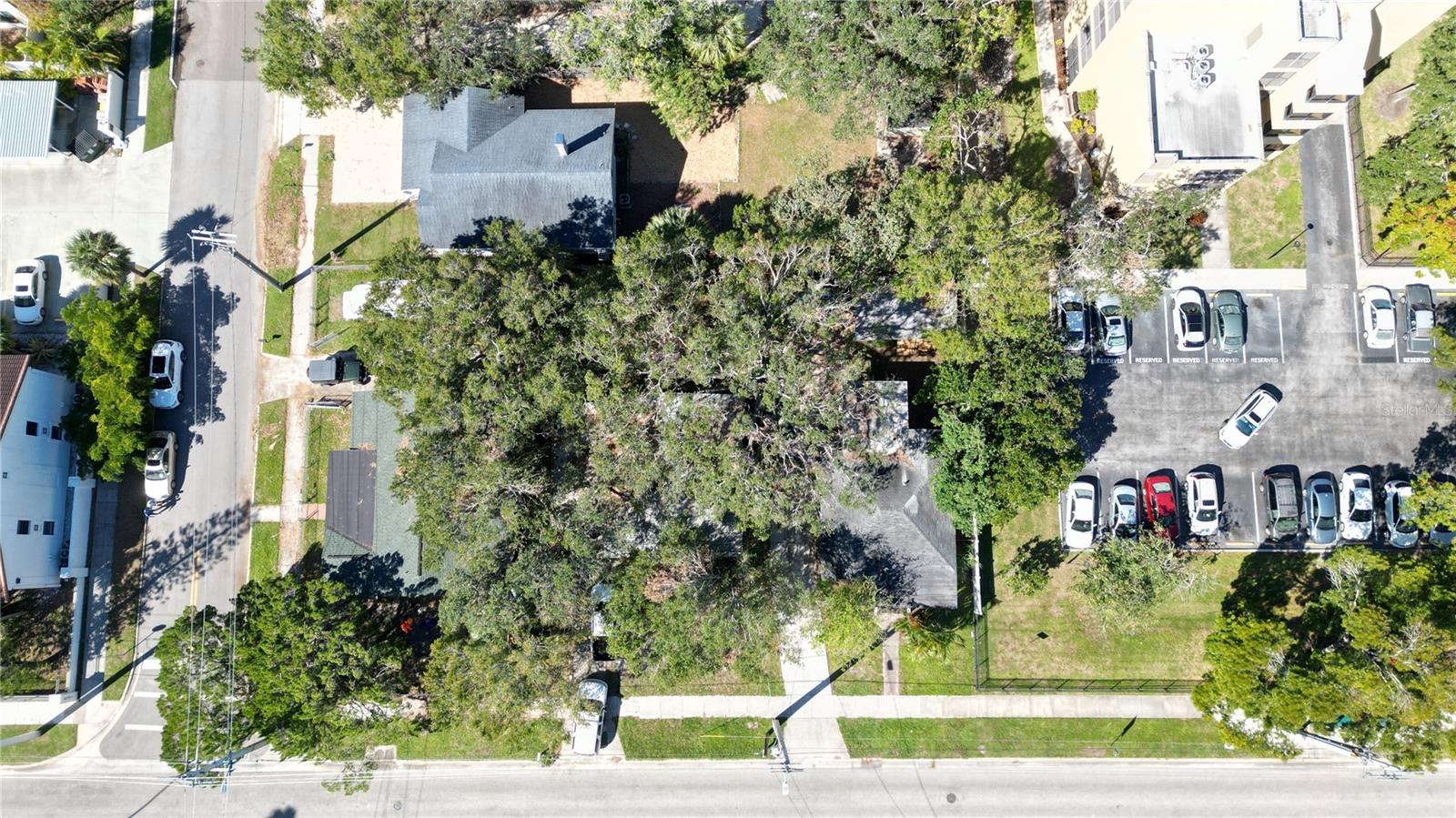711 N Orange Ave Property Photo 3