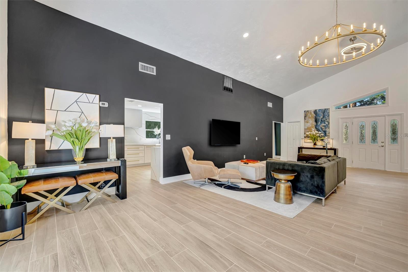403 Longbow Trl Property Photo 10