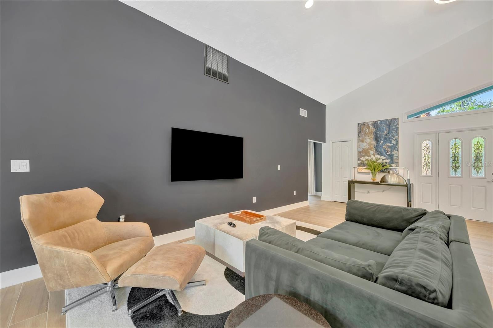 403 Longbow Trl Property Photo 12