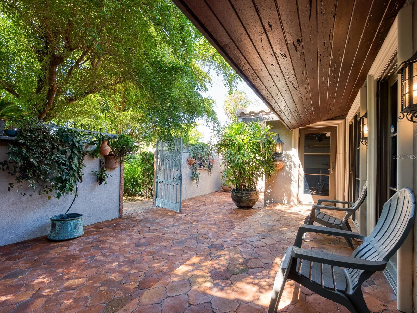 41 S Adams Dr Property Photo 4