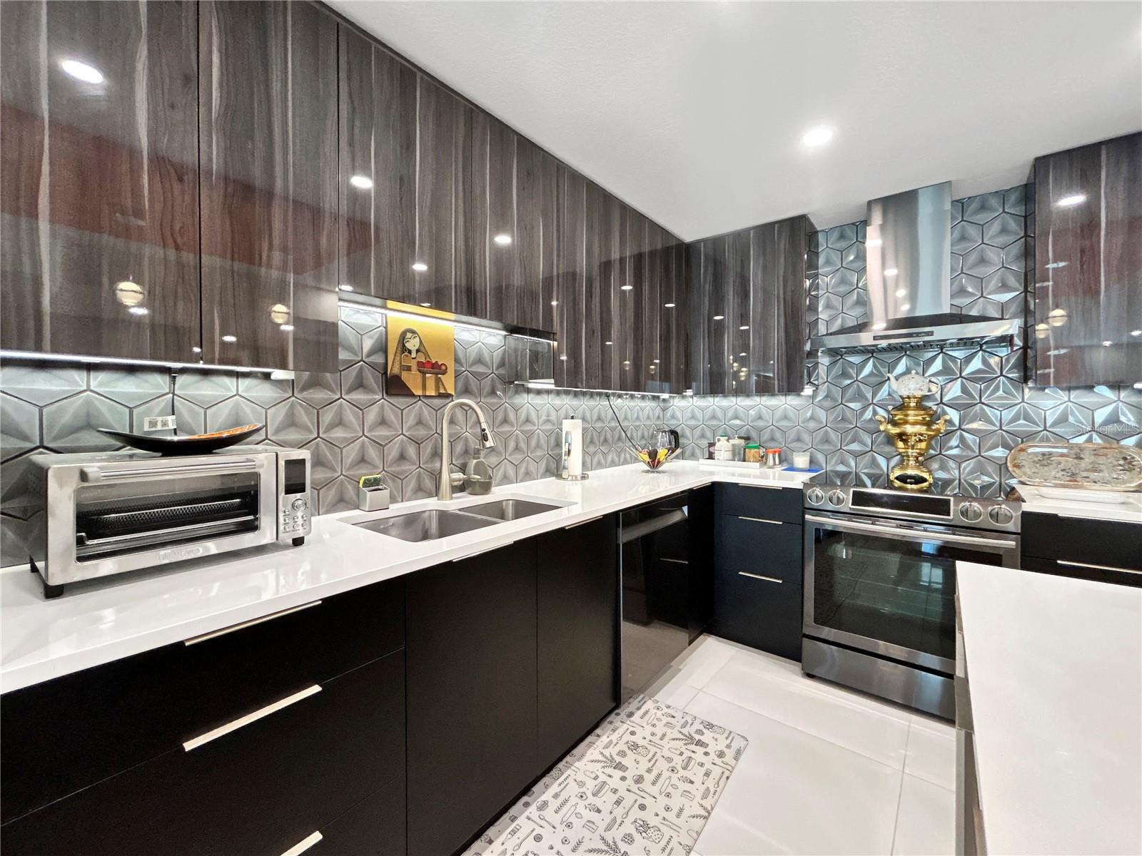 101 S Gulfstream Ave #9c Property Photo 8