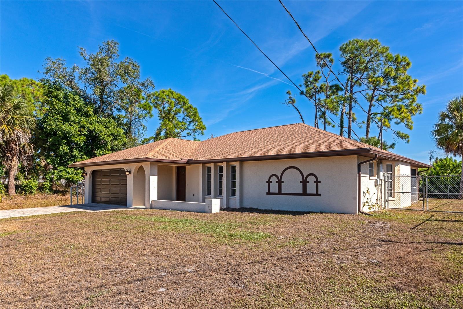 2176 BARKSDALE ST Property Photo 1