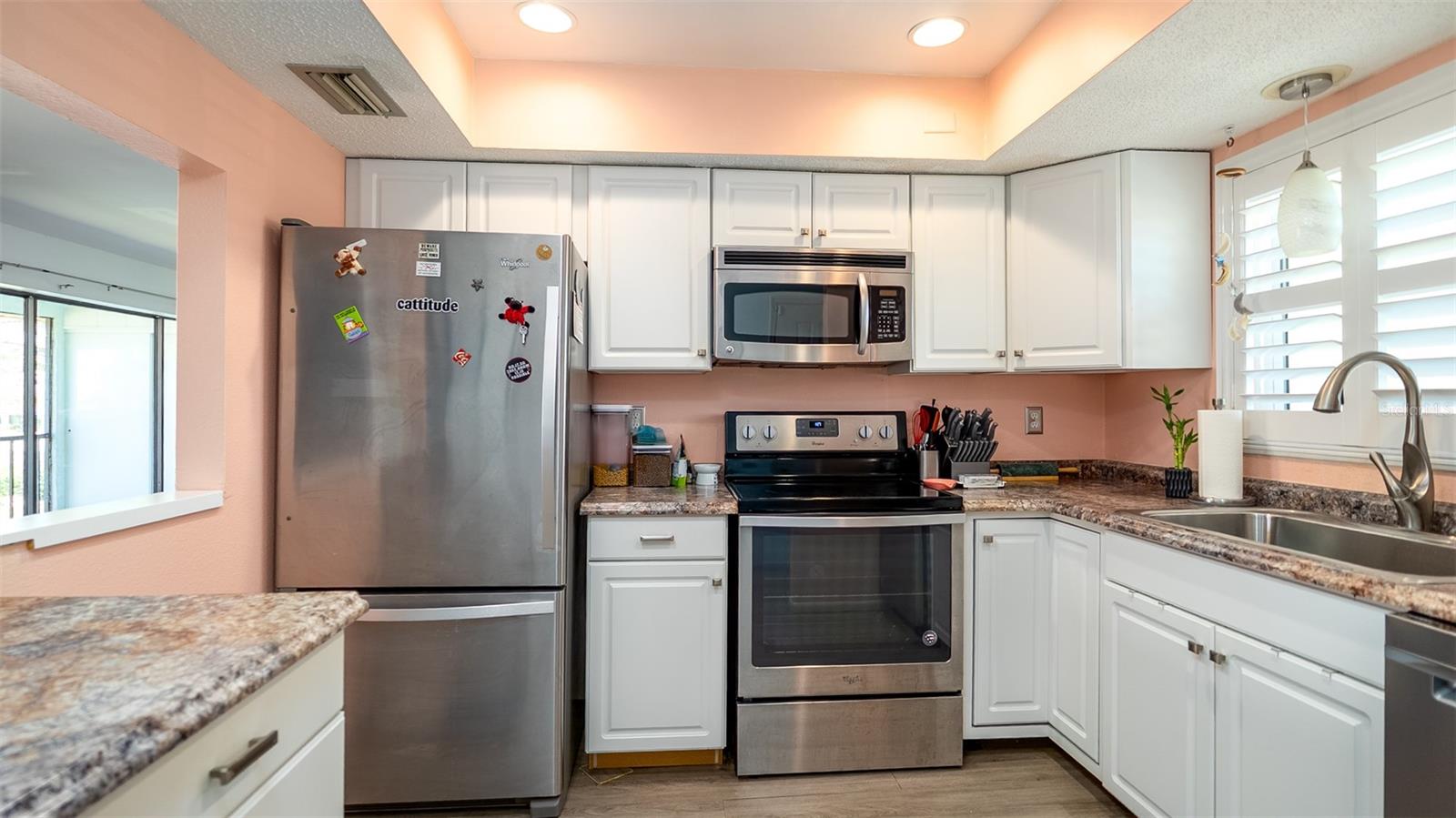 1770 Lake Pl #1770d Property Photo 4
