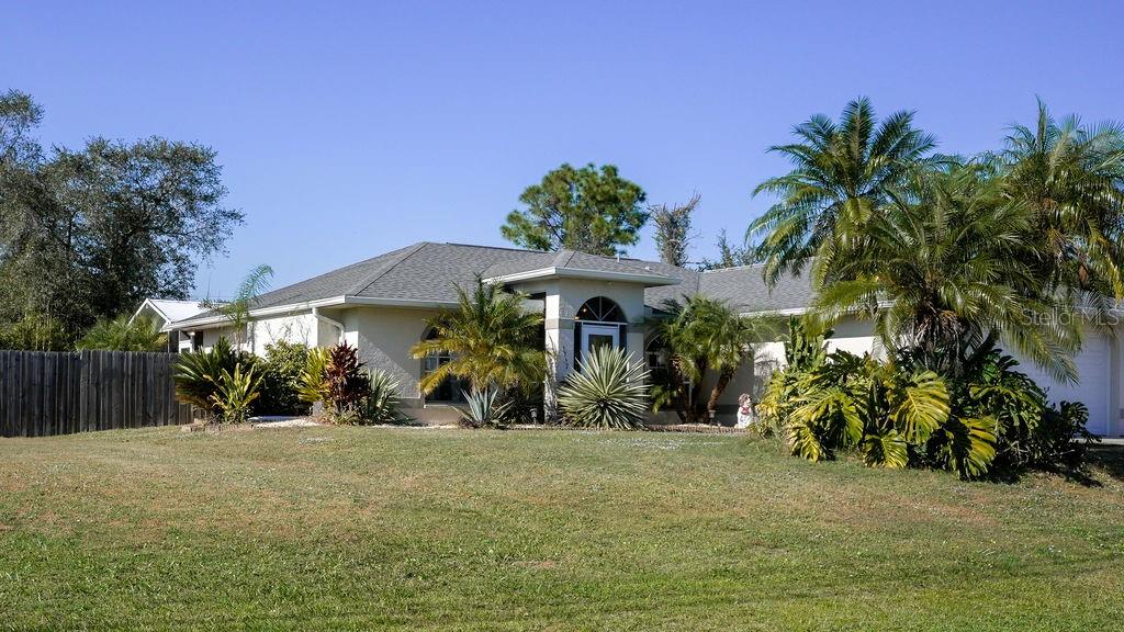 3357 N Chamberlain Blvd Property Photo 4