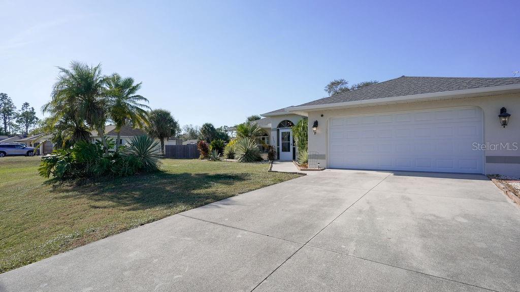 3357 N Chamberlain Blvd Property Photo 5