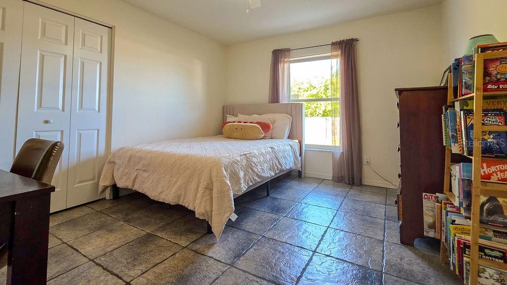 3357 N Chamberlain Blvd Property Photo 26