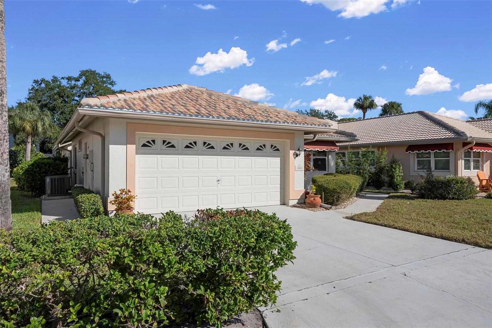 4310 Turnberry Ct Property Photo 4