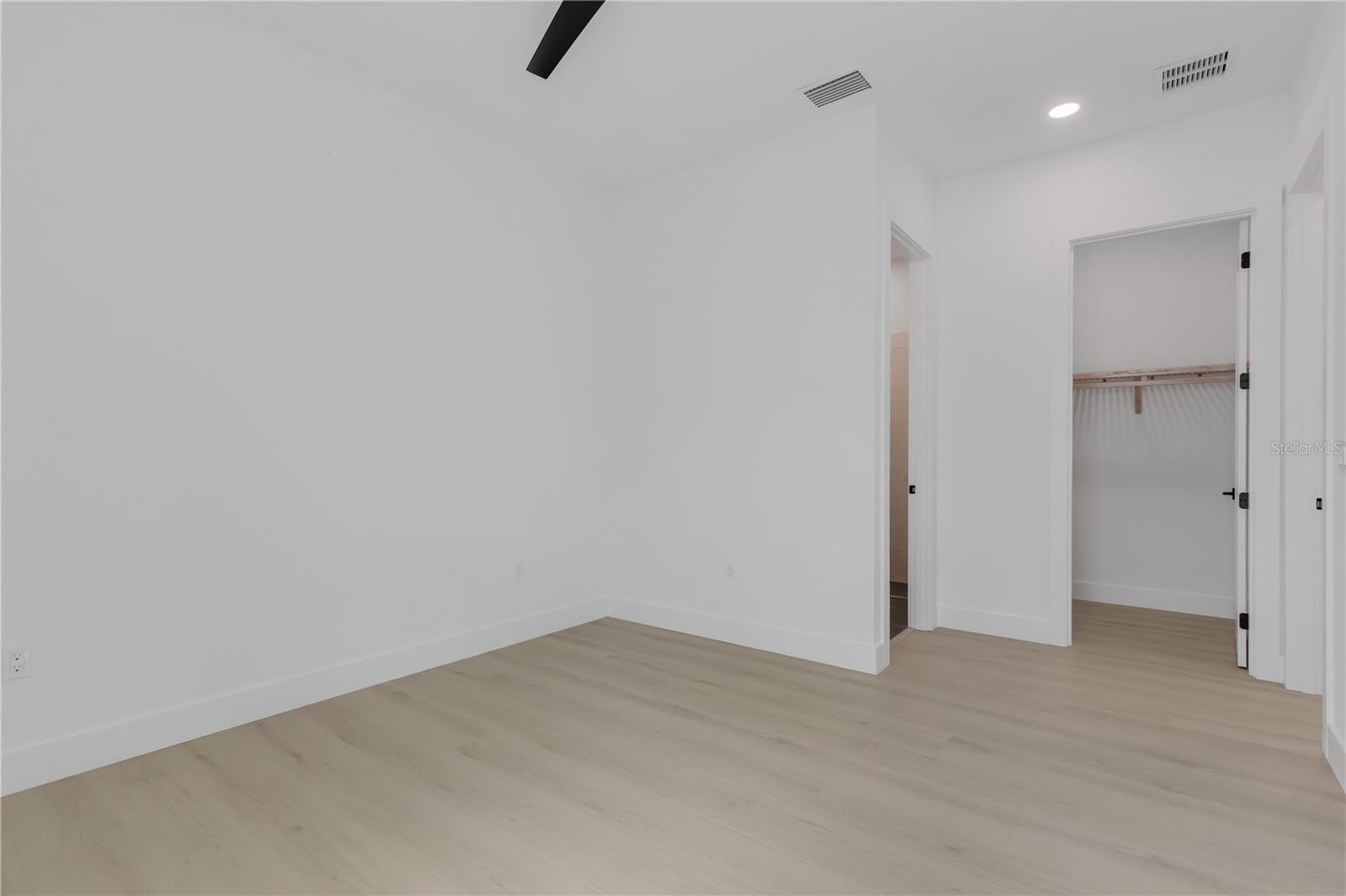 2069 Hibiscus St Property Photo 32