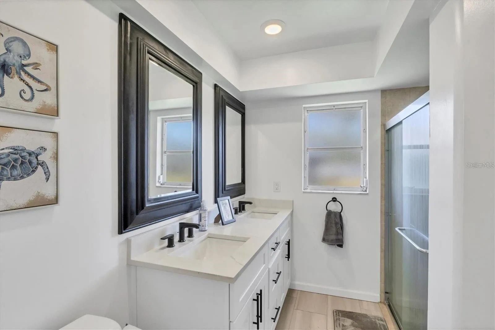2410 Cass St Property Photo 16