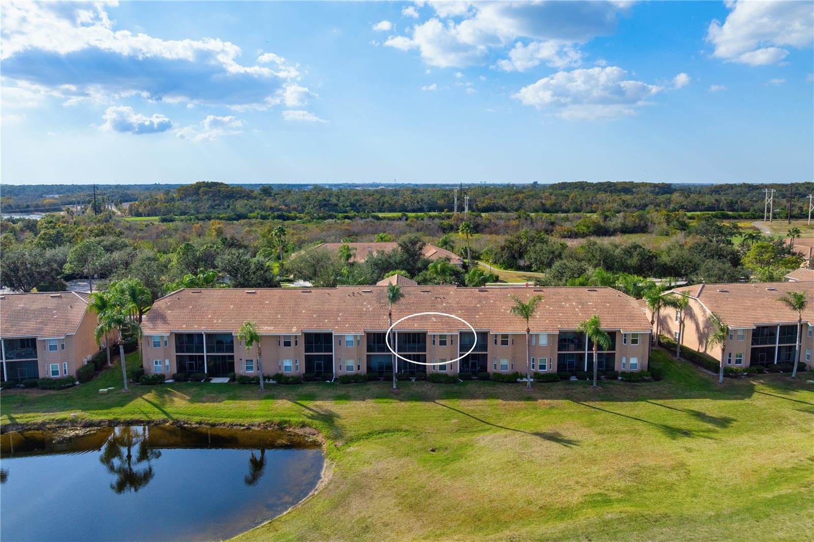 915 FAIRWAYCOVE LN #204 Property Photo 1