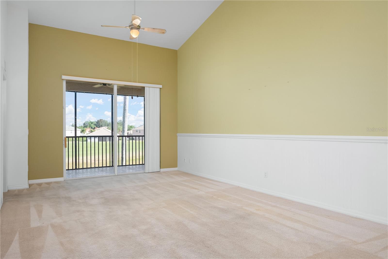 915 Fairwaycove Ln #204 Property Photo 5