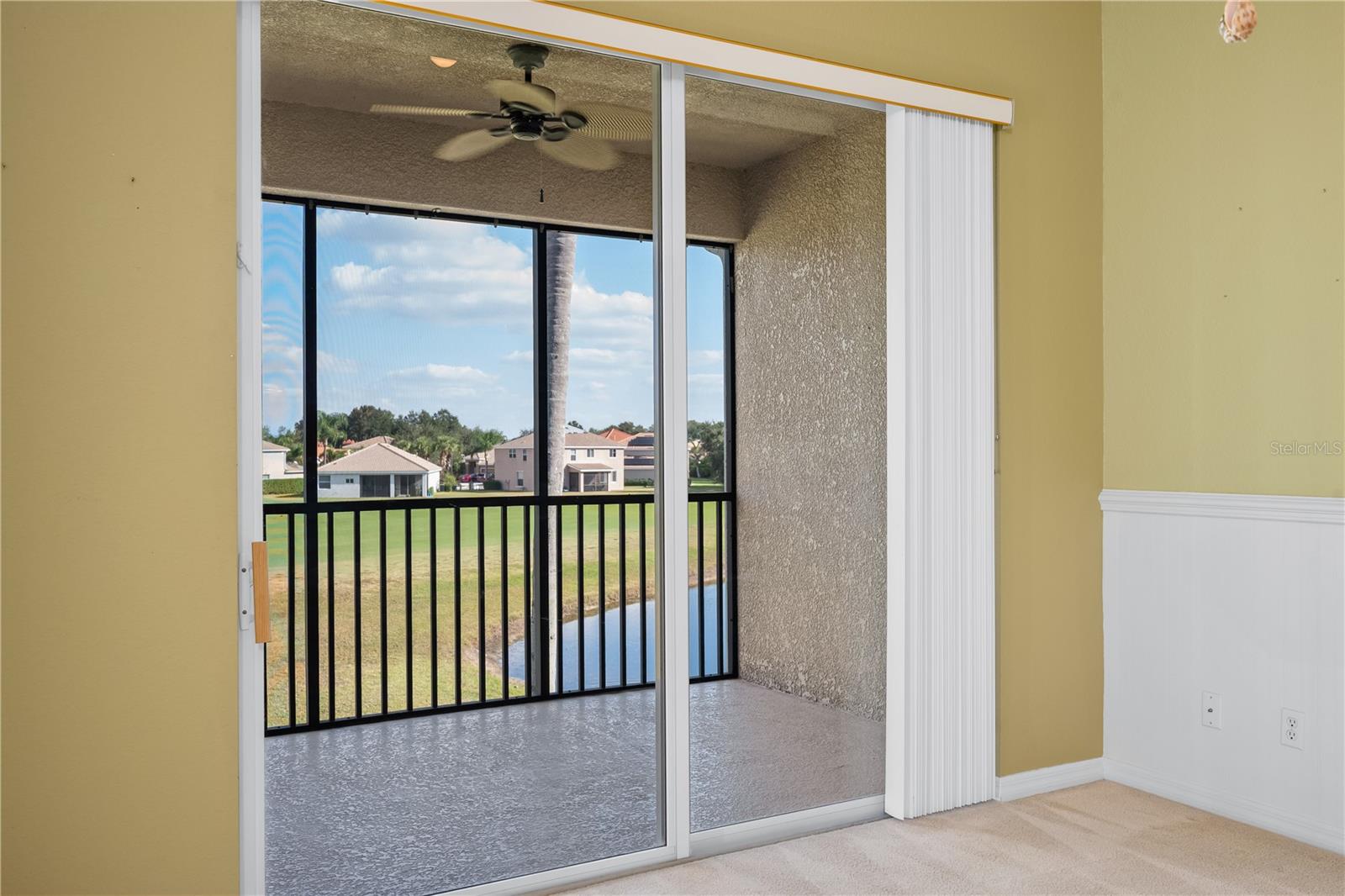 915 Fairwaycove Ln #204 Property Photo 8