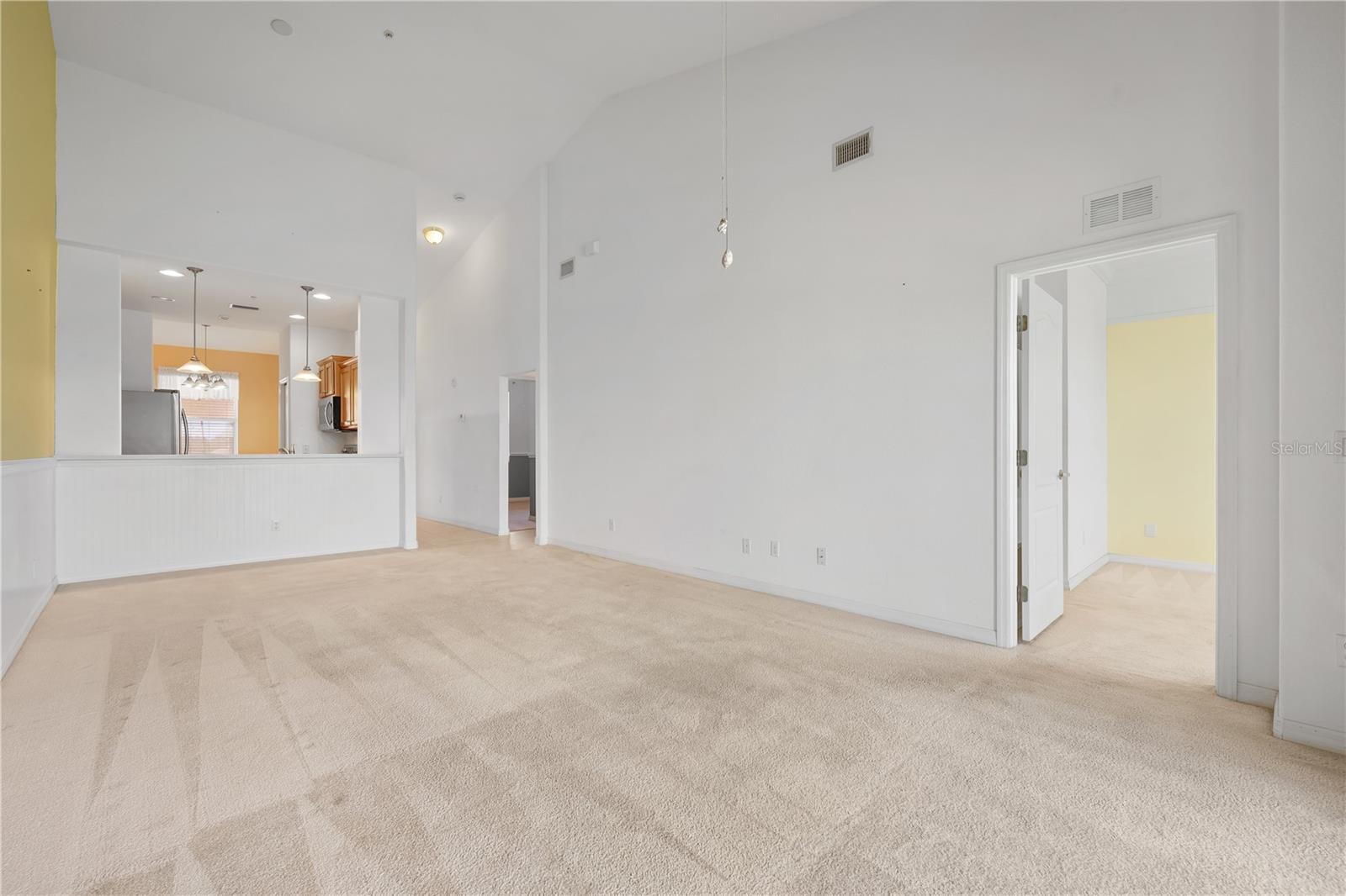 915 Fairwaycove Ln #204 Property Photo 10
