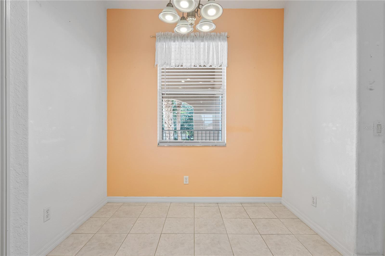 915 Fairwaycove Ln #204 Property Photo 14
