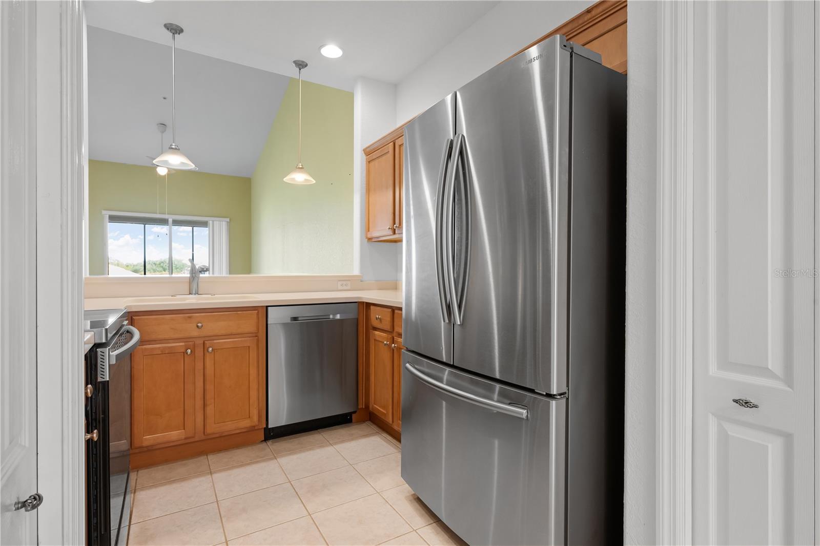 915 Fairwaycove Ln #204 Property Photo 15