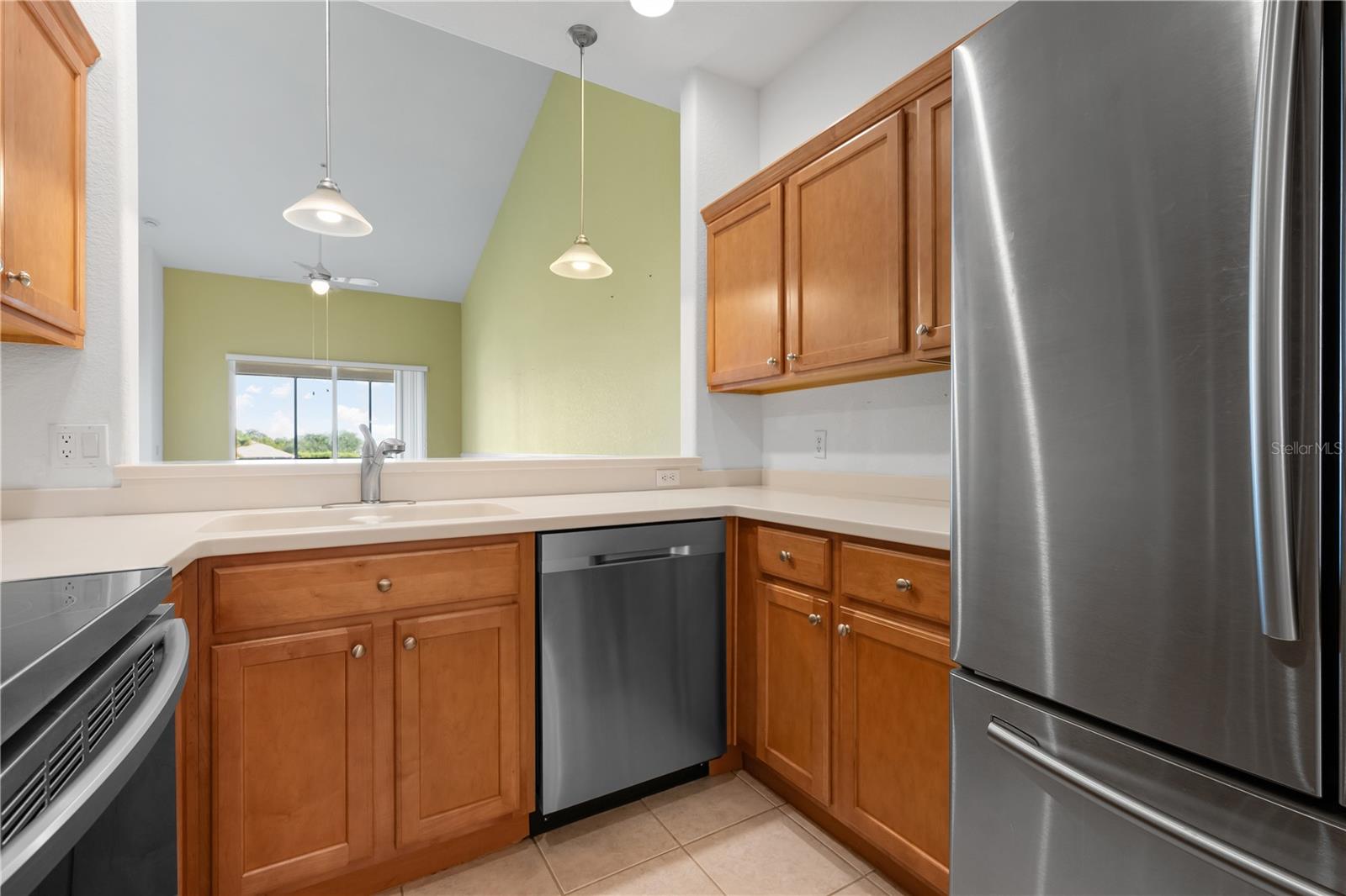 915 Fairwaycove Ln #204 Property Photo 17
