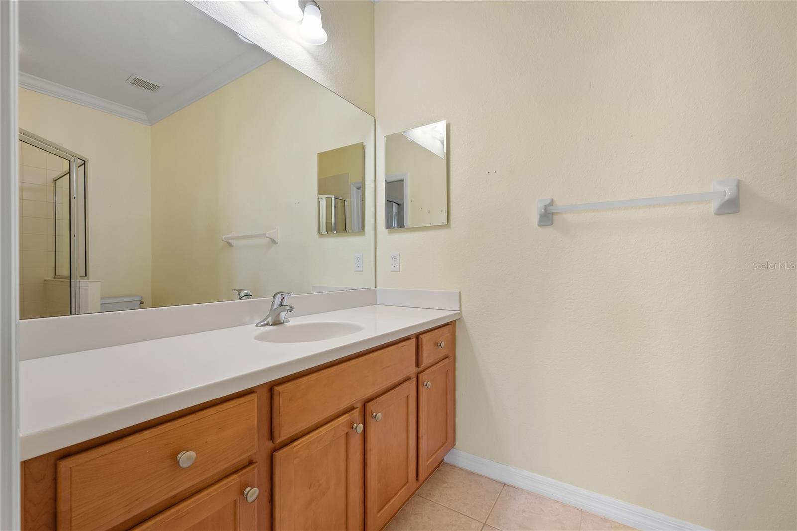 915 Fairwaycove Ln #204 Property Photo 25