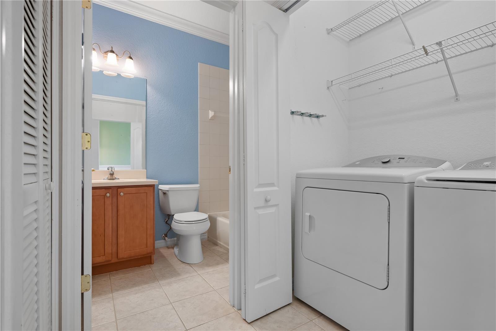 915 Fairwaycove Ln #204 Property Photo 30