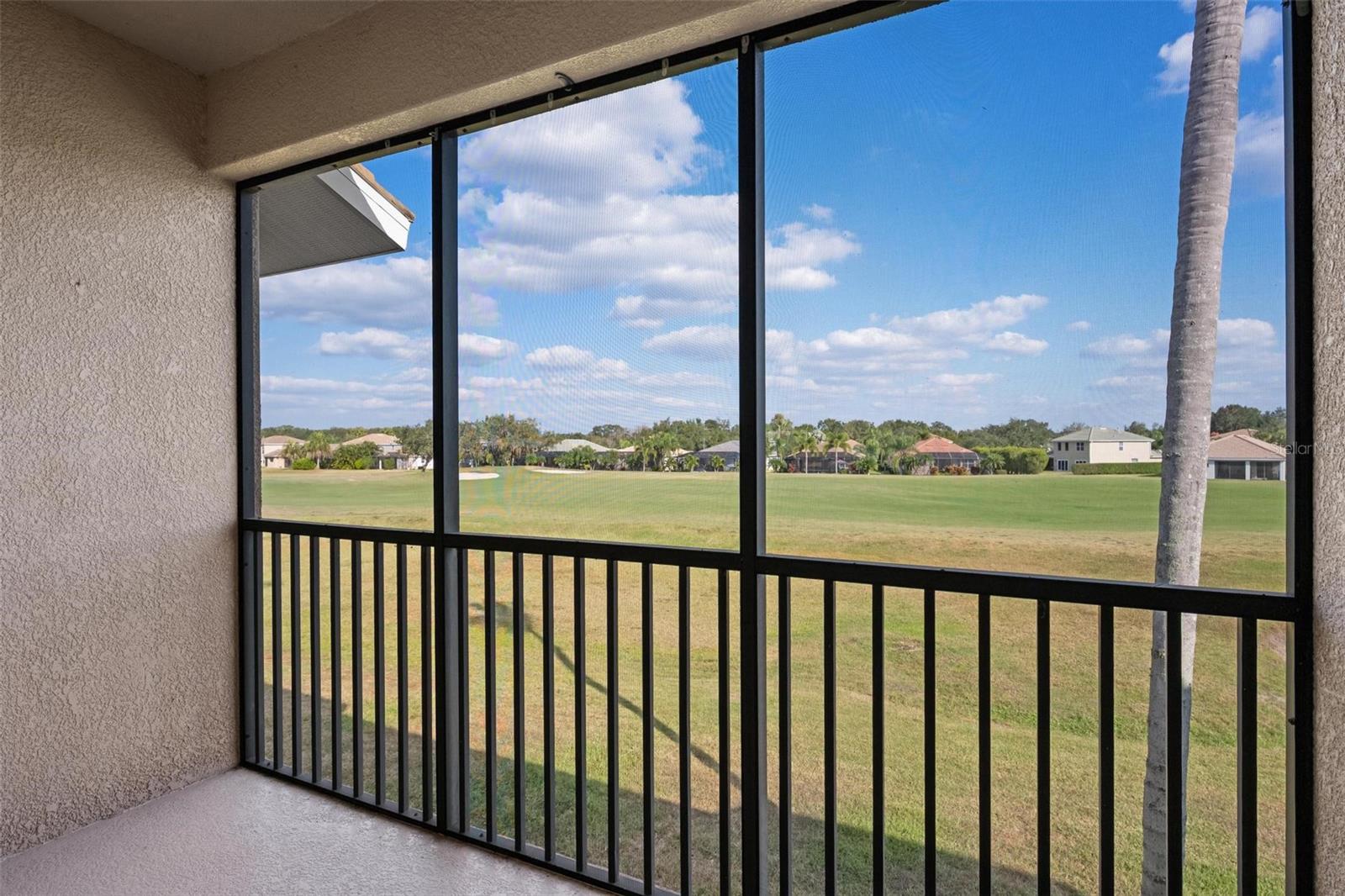 915 Fairwaycove Ln #204 Property Photo 33