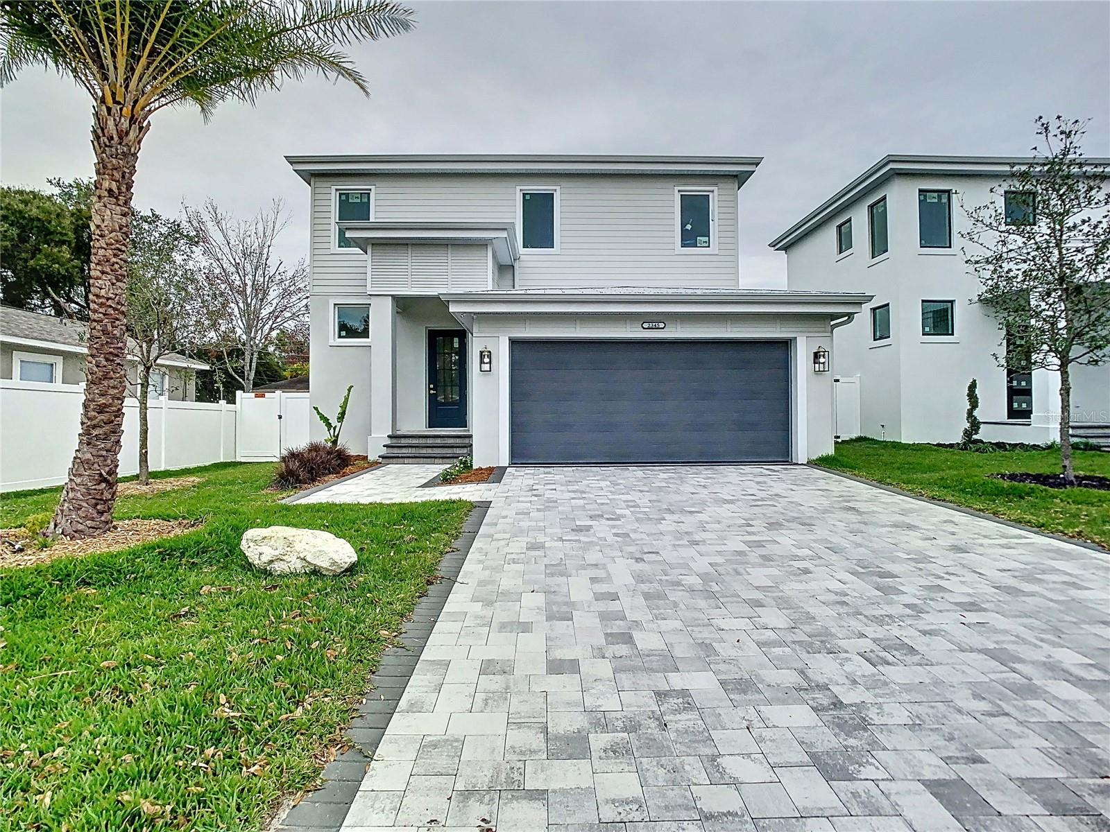 2345 Bahia Vista St Property Photo 2
