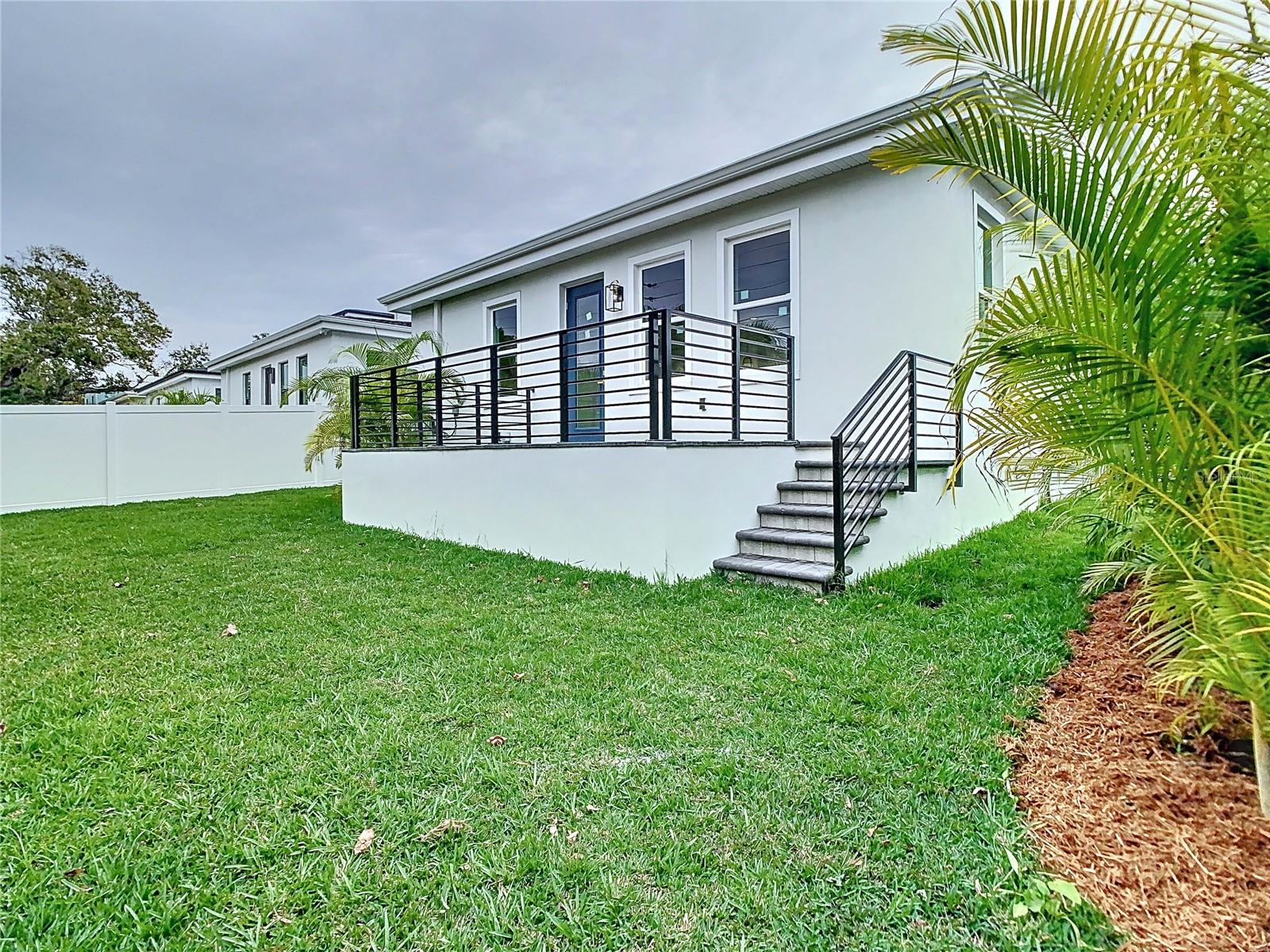 2345 Bahia Vista St Property Photo 7