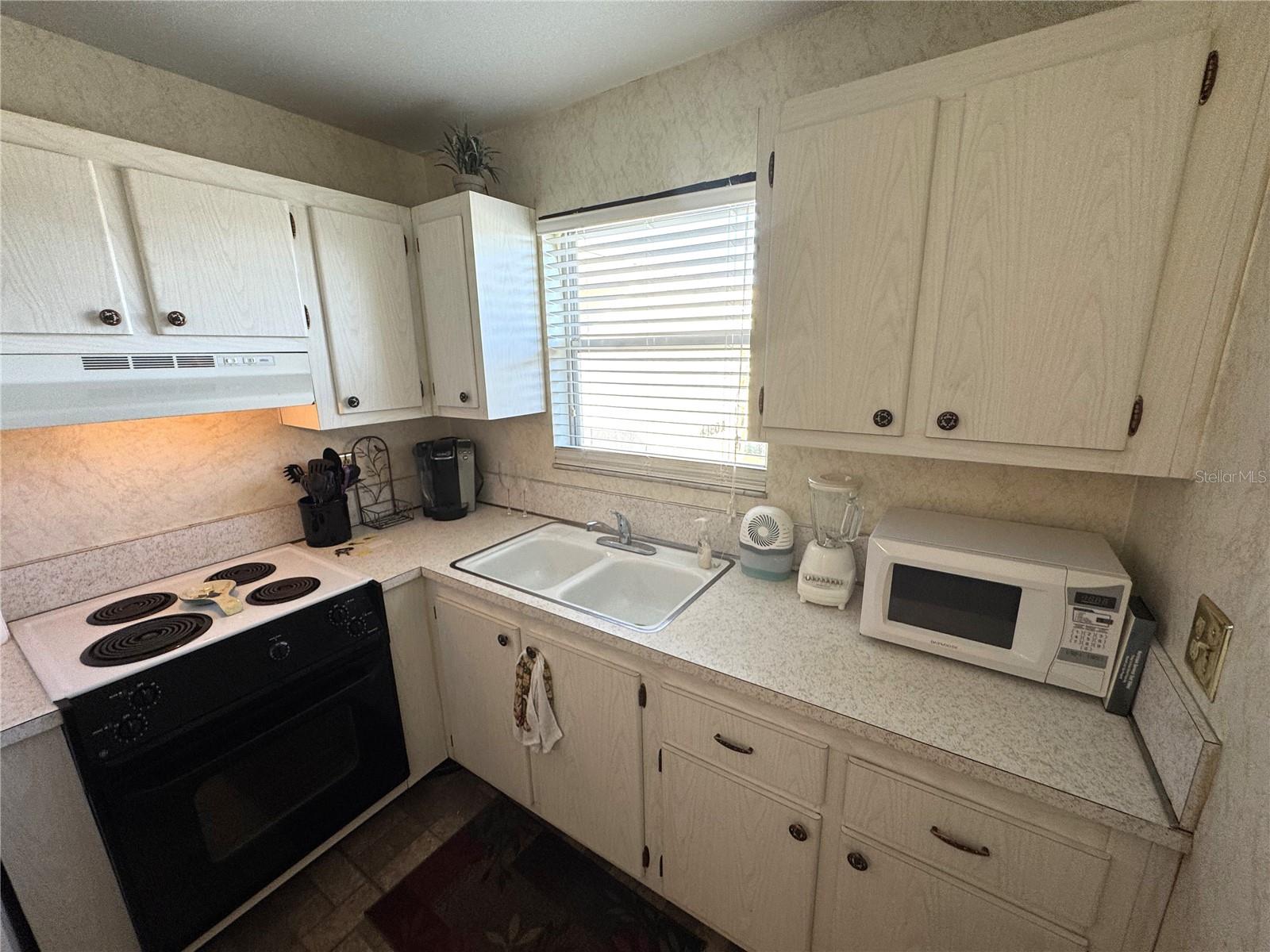4480 Ironwood Cir #308a Property Photo 6