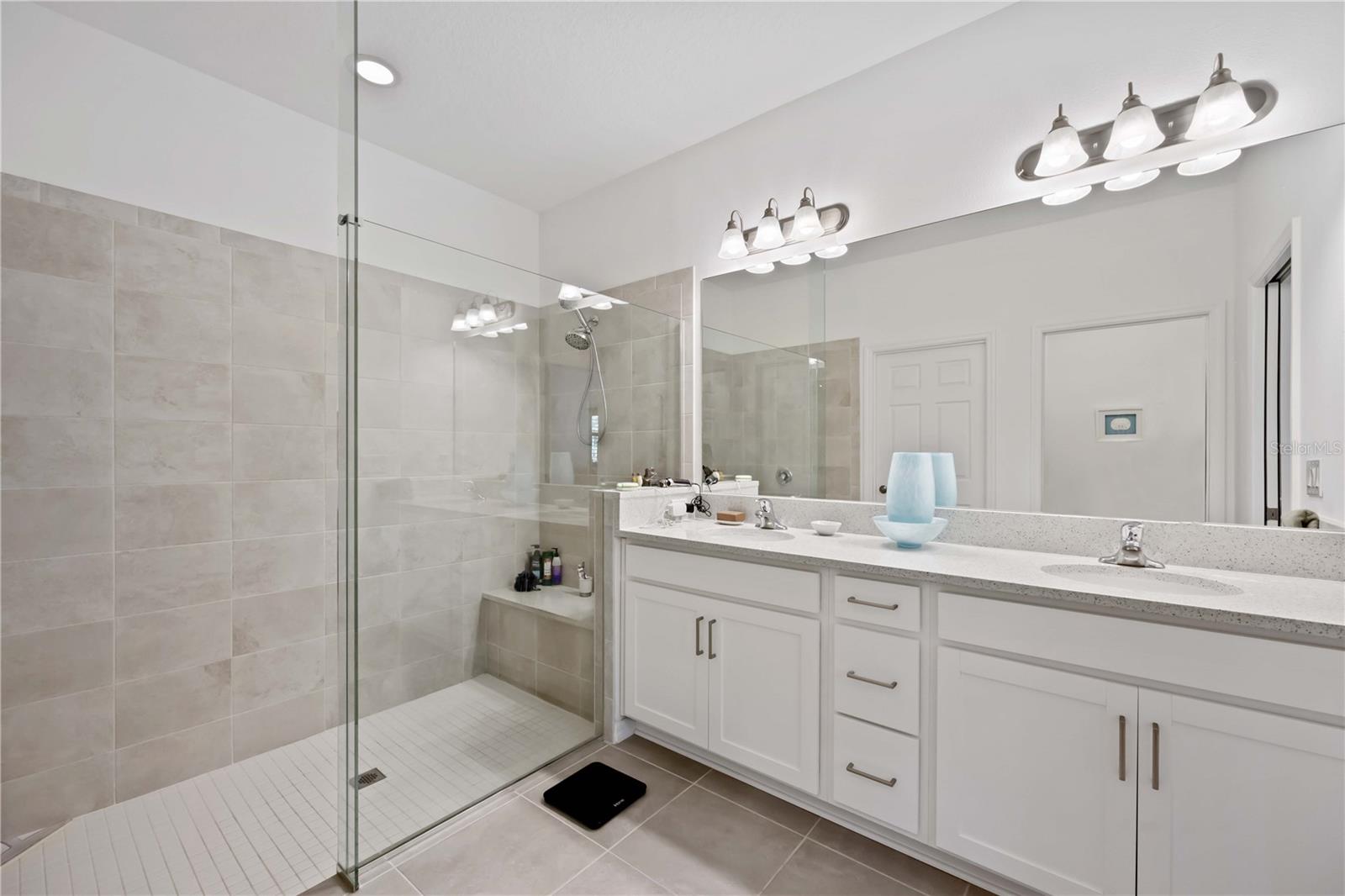 6081 Amberly Dr Property Photo 15