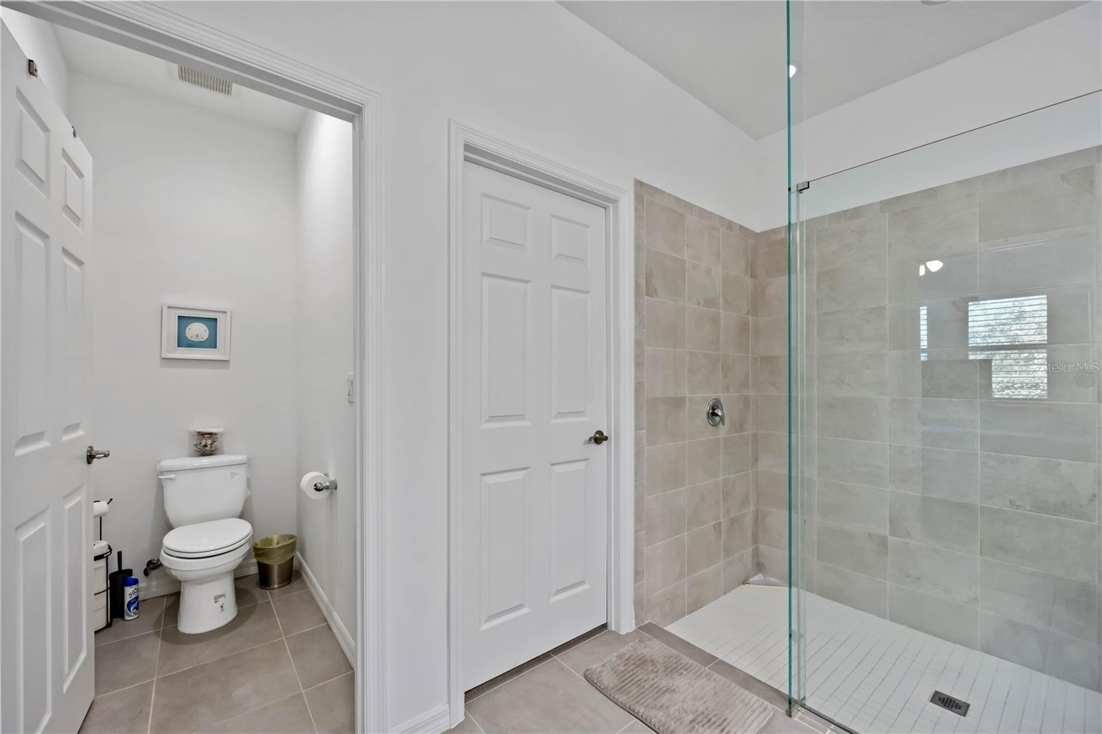 6081 Amberly Dr Property Photo 16